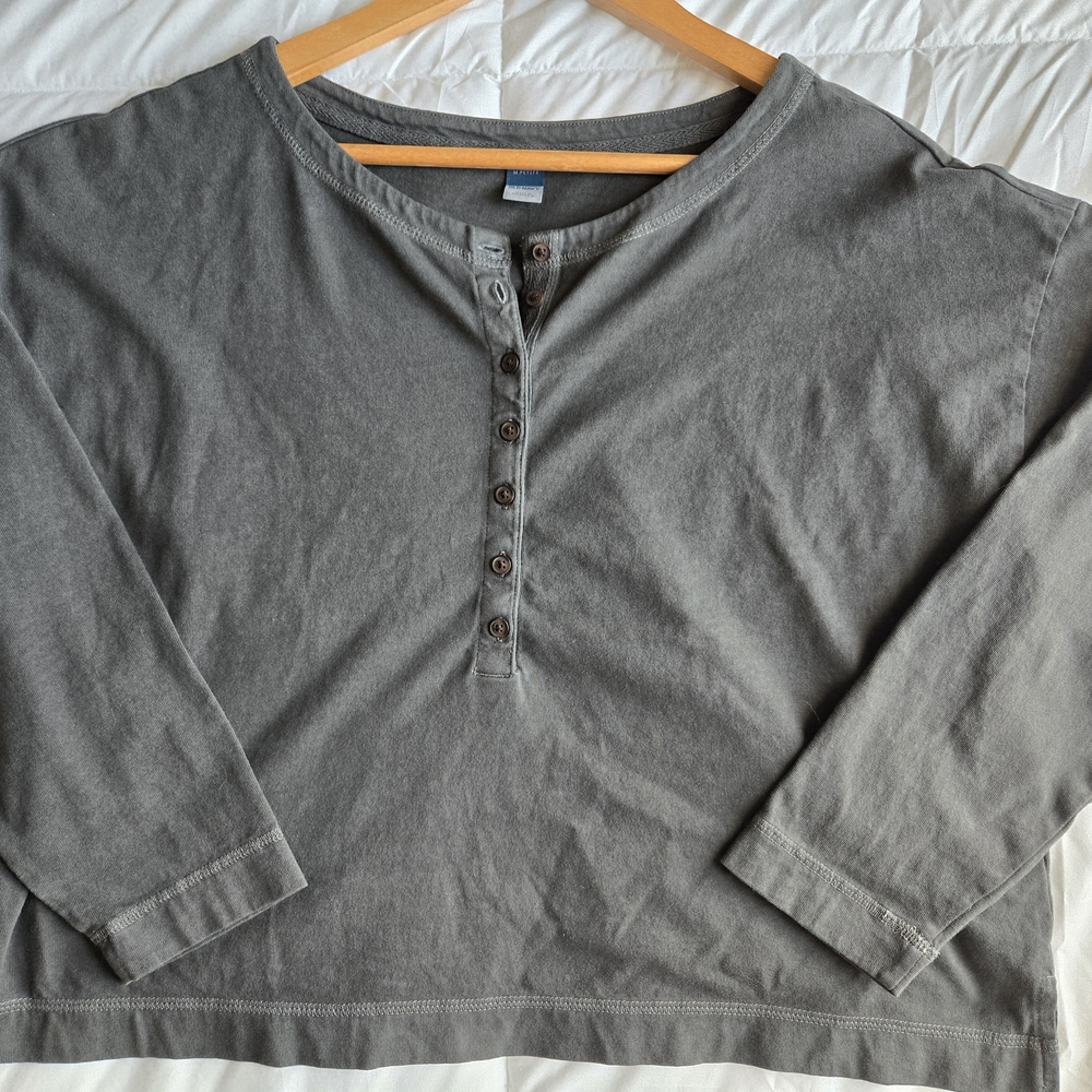 Old Navy Charcoal Buttoned Crop Top